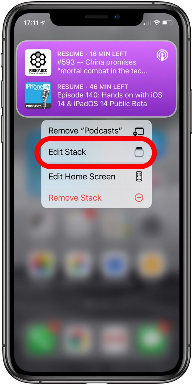 Editar pila de widgets: una imagen del menú contextual de la pila de widgets de la pantalla del iPhone con Editar pila de widgets resaltado